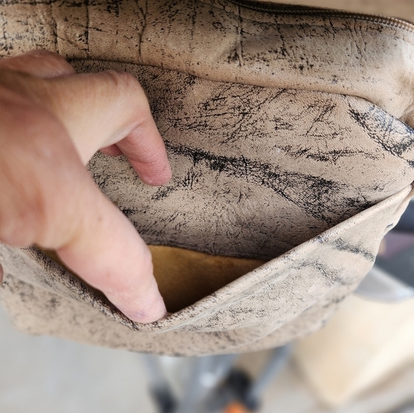 PAT SMILEY COLLECTION SUPER SOFT LEATHER BACKPACK - Picture 13 of 16